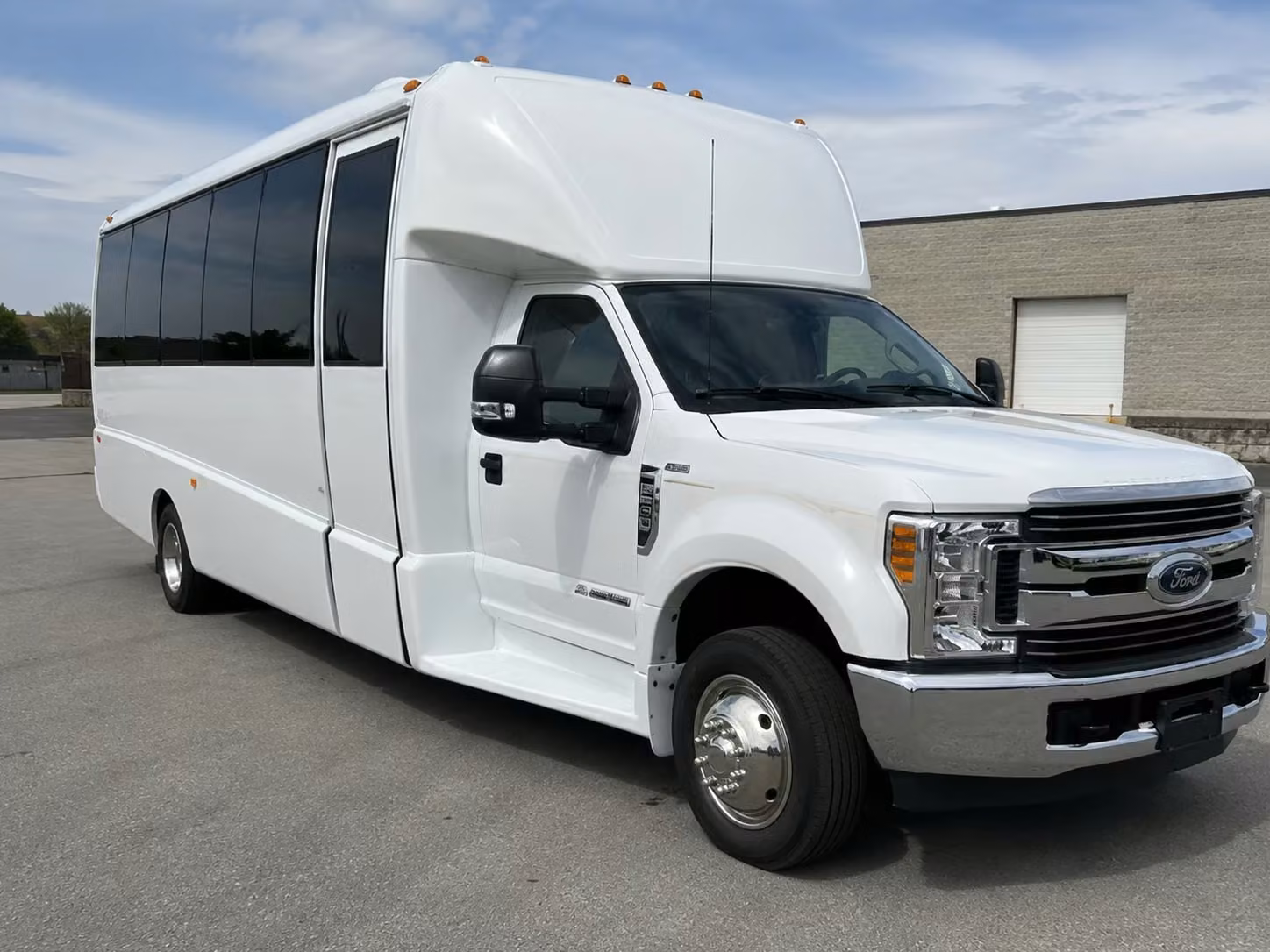 15 passenger minibus