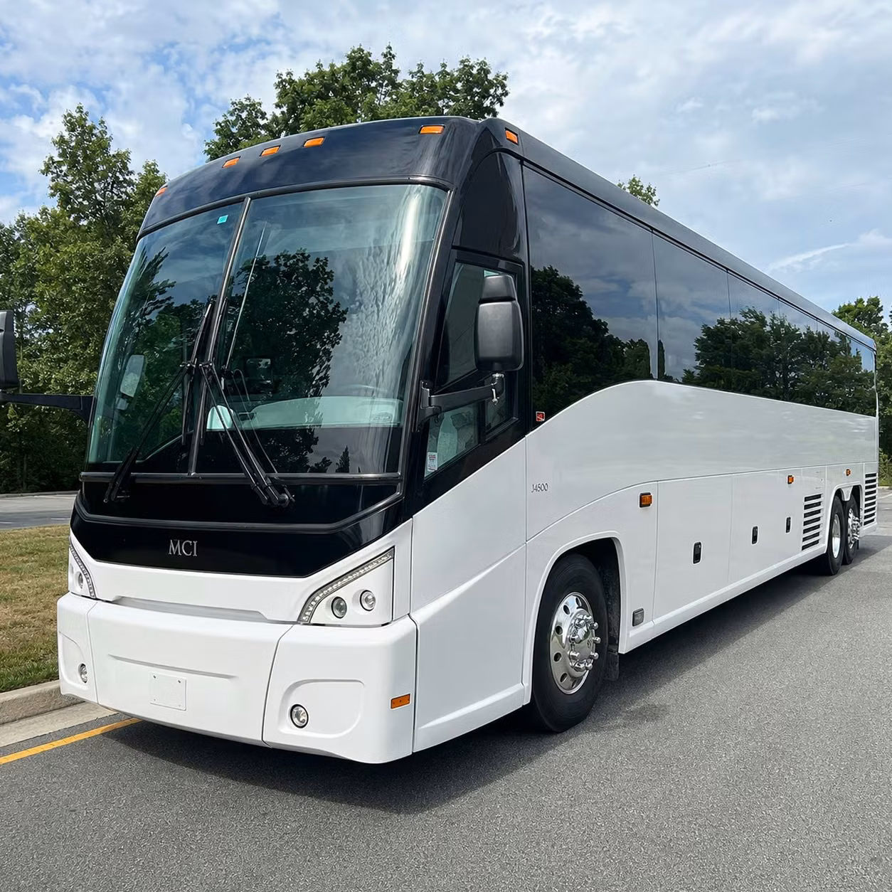 dod compliant group transportation near los alamitos joint forces training base