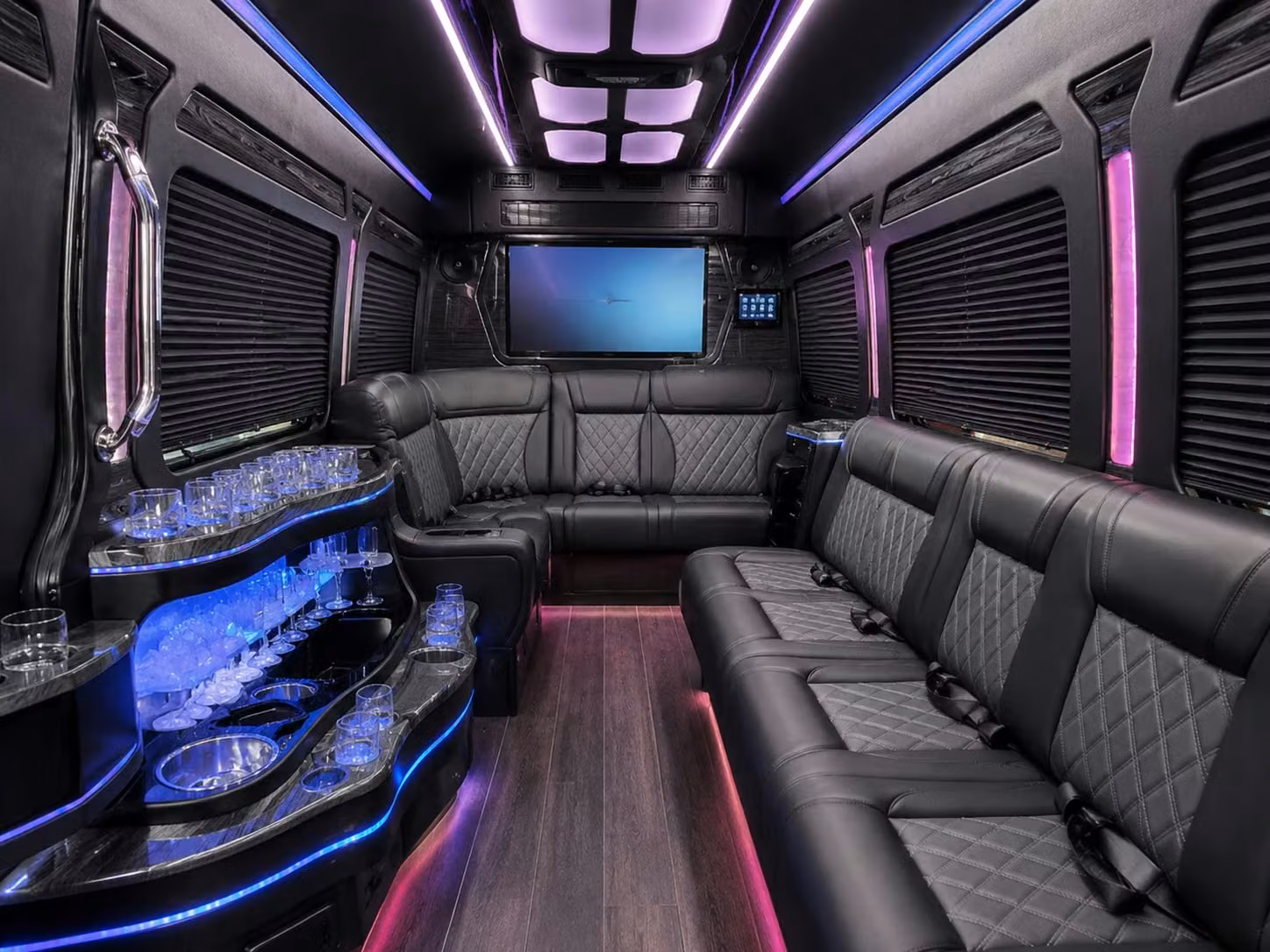 with charterbusrentalgardengroveca com you ll never be stuck with just one company s prom buses in garden grove